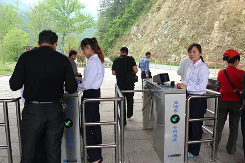 那么景区通道闸如何选择?景区通道闸选择要注意哪些问题?