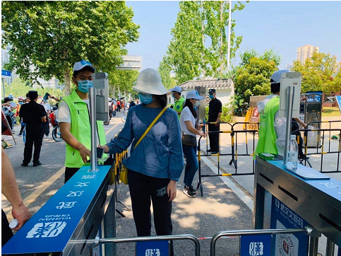 不同类型的人行通道闸在功能上分别有什么优缺点?